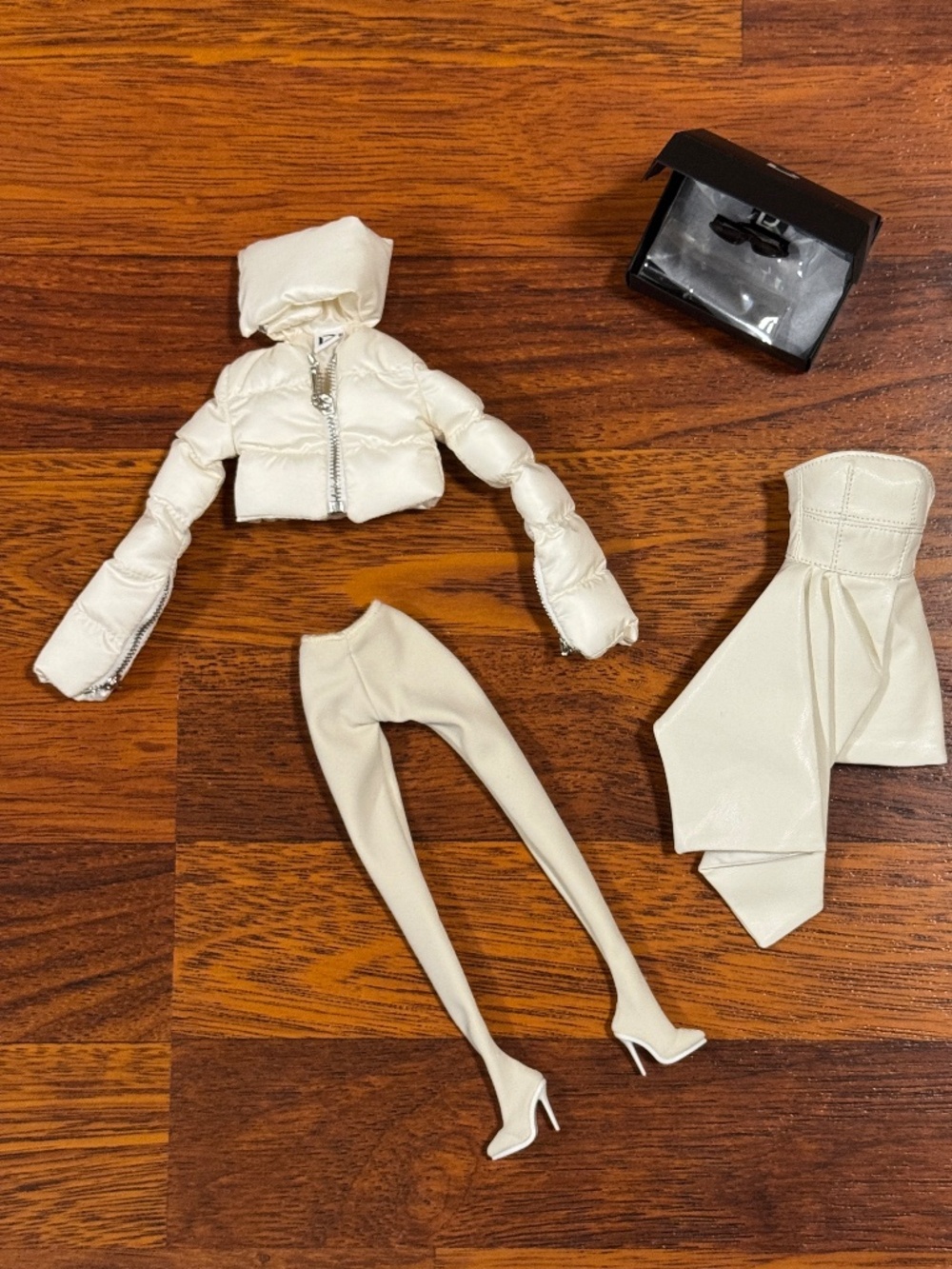White Outfit Jacket Defa Lucy Series 2 Paris Model No. 06 Fashion Doll LE 650